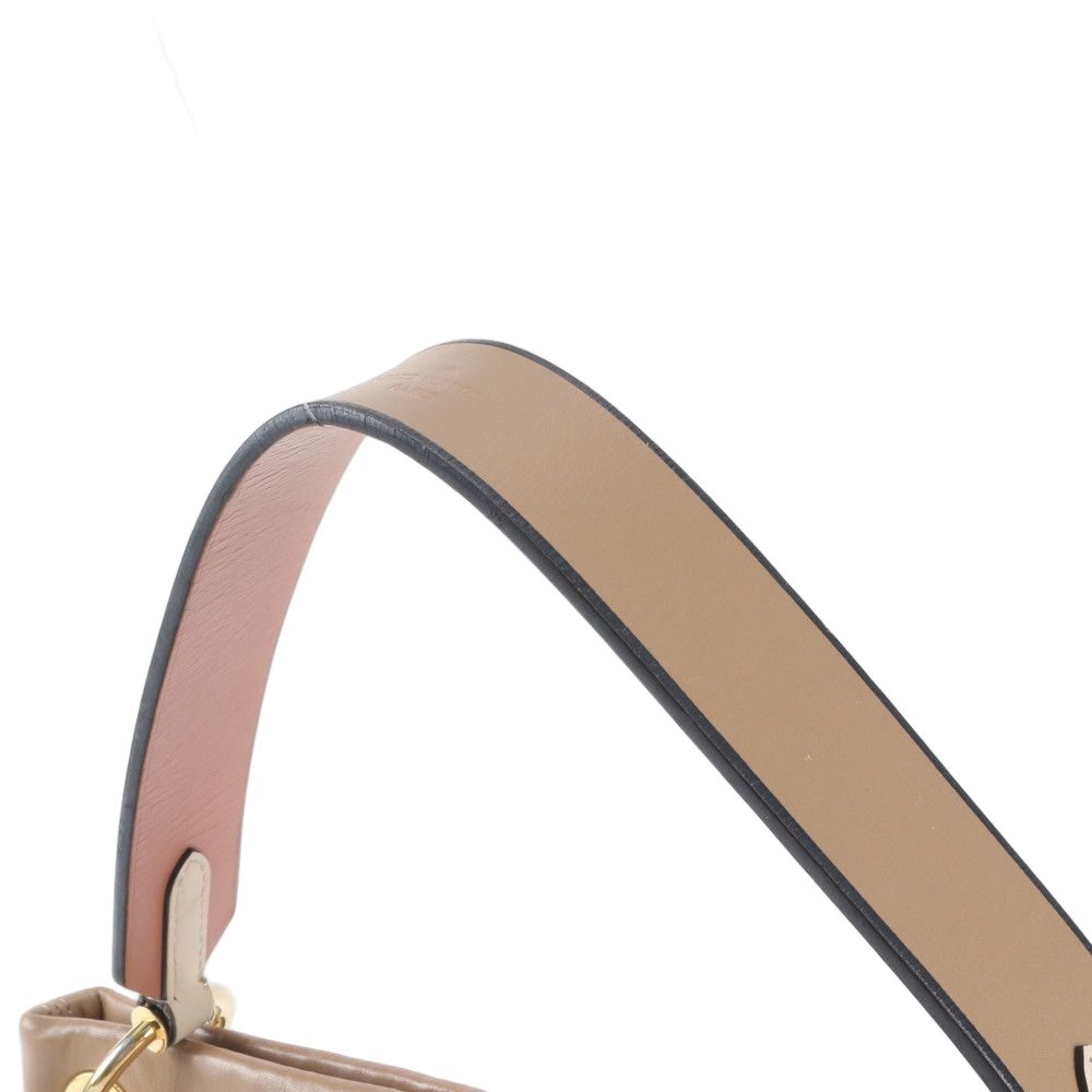 Louis Vuitton Monogram Tui Roulis Besace Leather Shoulder Bag Hand — view 2