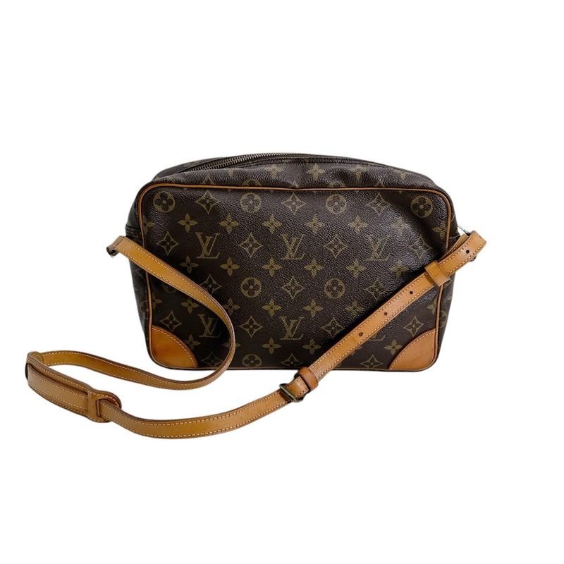 Louis Vuitton Monogram Trocadero 27 Crossbody Bag — view 3