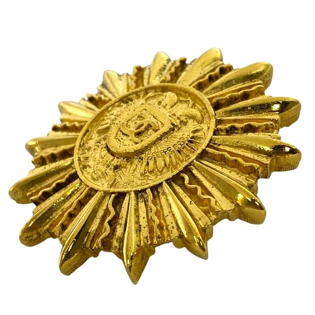 Chanel Emblem Brooch Vintage 1174 GP — view 4