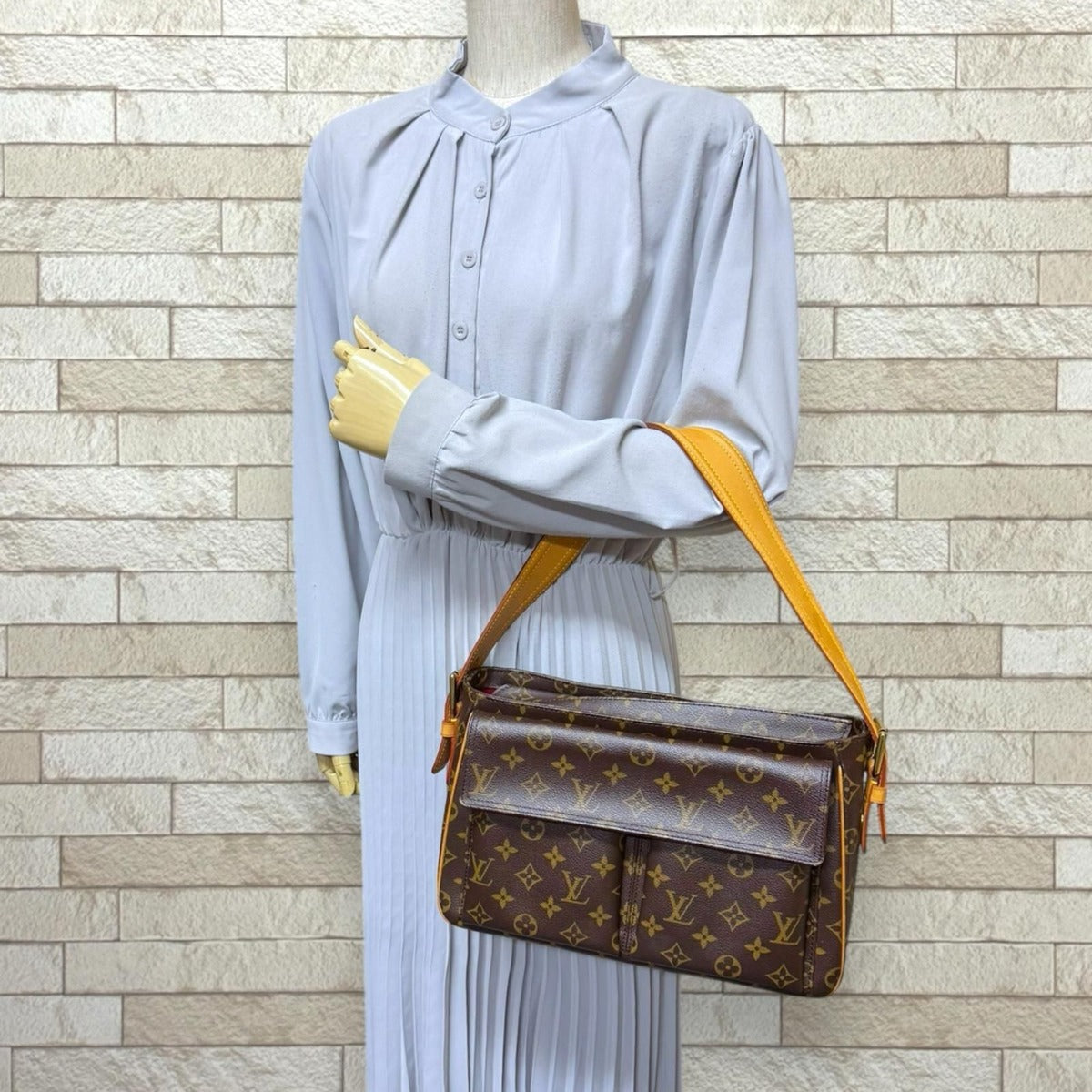 Louis Vuitton Viva-Cite GM Monogram Shoulder Bag Canvas Brown Viva Cite — view 2