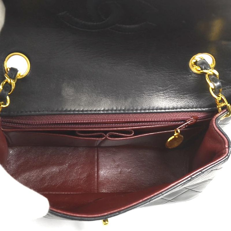 Chanel Shoulder Bag Quilted — view 5