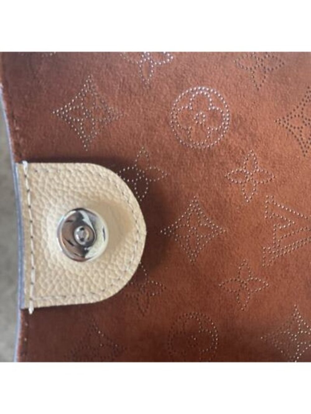 Louis Vuitton Monogram Carmel Hobo Mahina Leather Shoulder Tote Bag