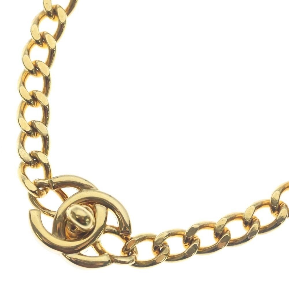 Chanel CC Logo Turnlock Necklace Pendant Chain Gold