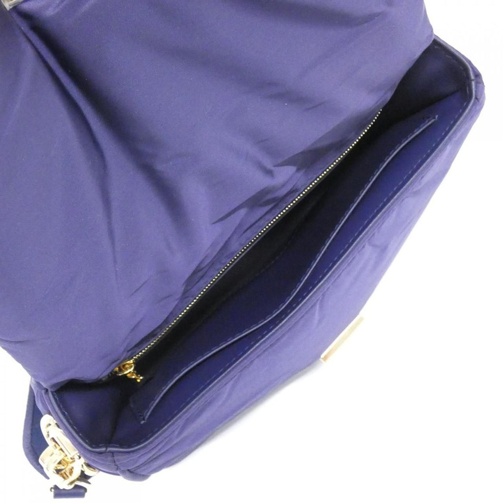 Louis Vuitton Twist MM Shoulder Bag — view 5