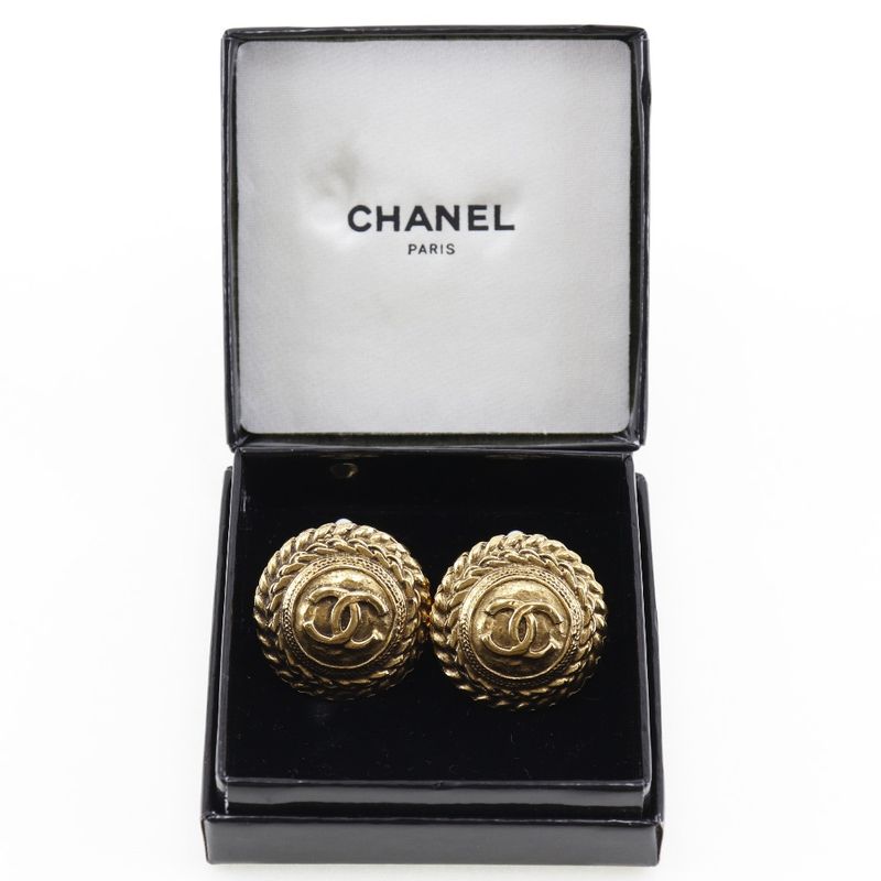 Chanel Coco Mark Vintage Gold Plated 23.8 g Earrings — view 9