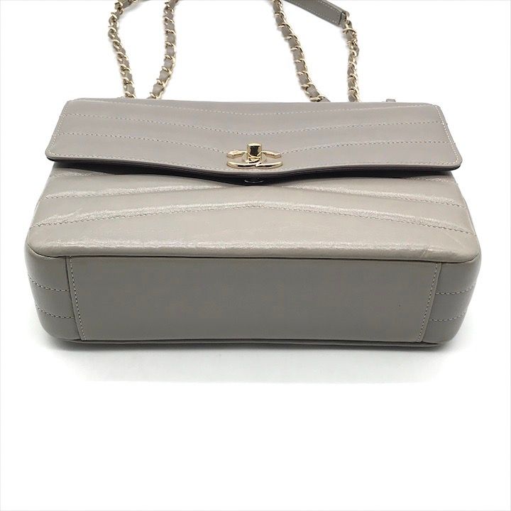 Chanel CC Logo Stitch Shiny Lambskin Turnlock Chain Shoulder Bag Gray — view 4