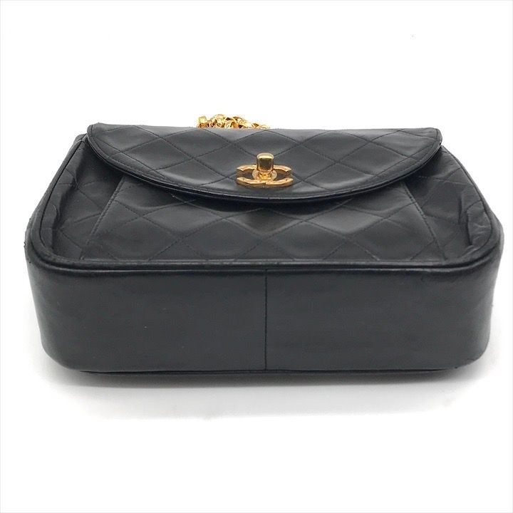 Chanel Quilted Turnlock CC Logo Brilliant Chain Shoulder Bag — view 4