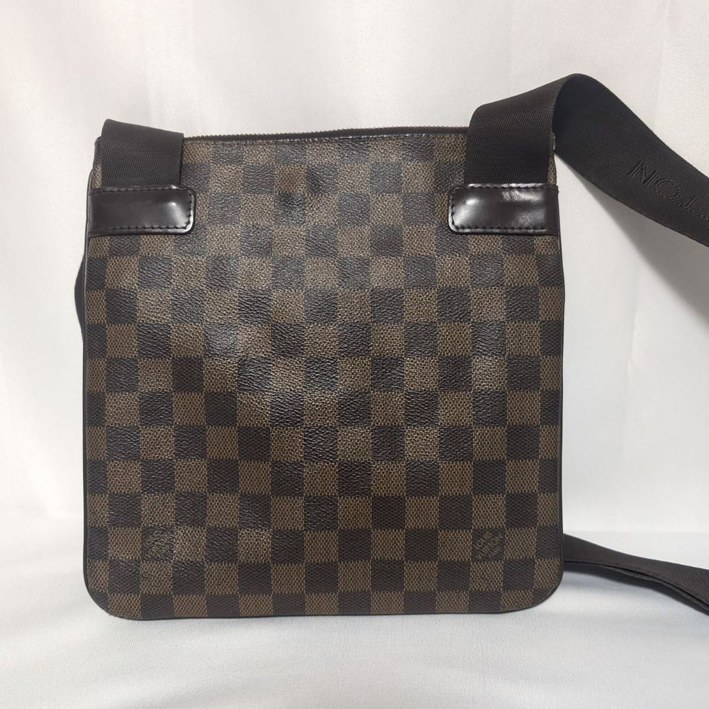 Louis Vuitton Pochette Melville Damier Shoulder Bag — view 2