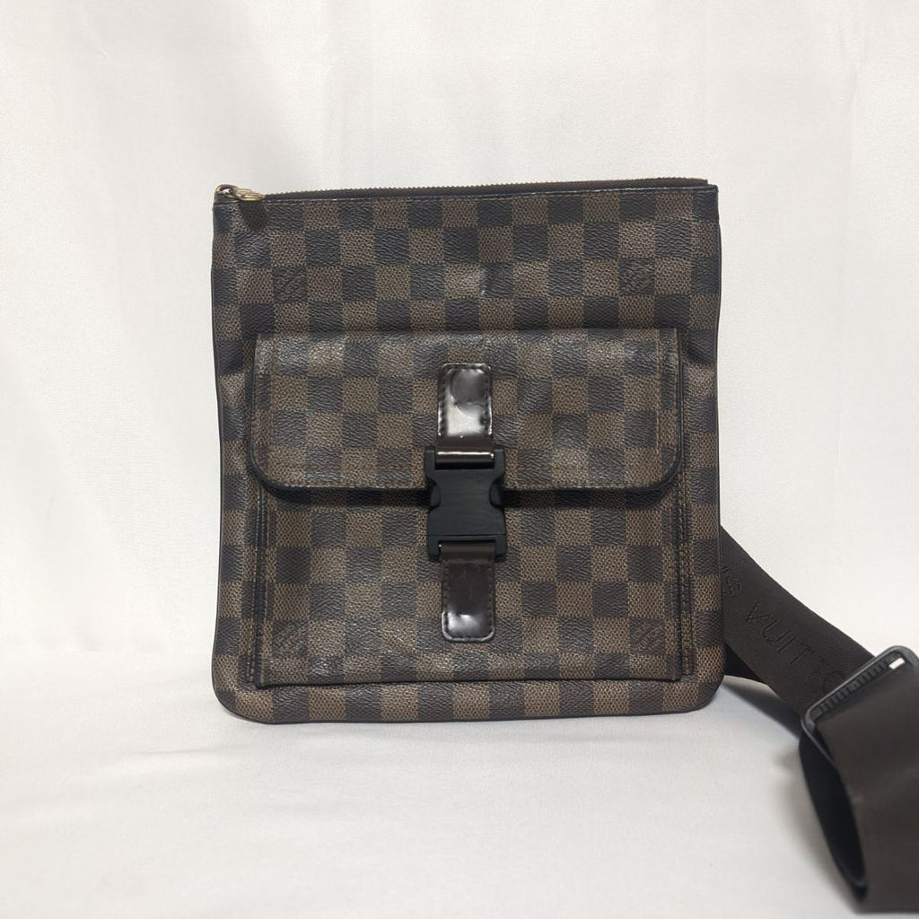 Louis Vuitton Pochette Melville Damier Shoulder Bag