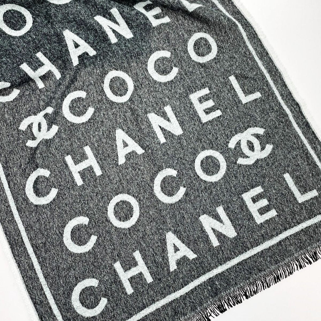 Chanel Stole Gray Coco Mark 82% Cashmere 18% Silk — view 3