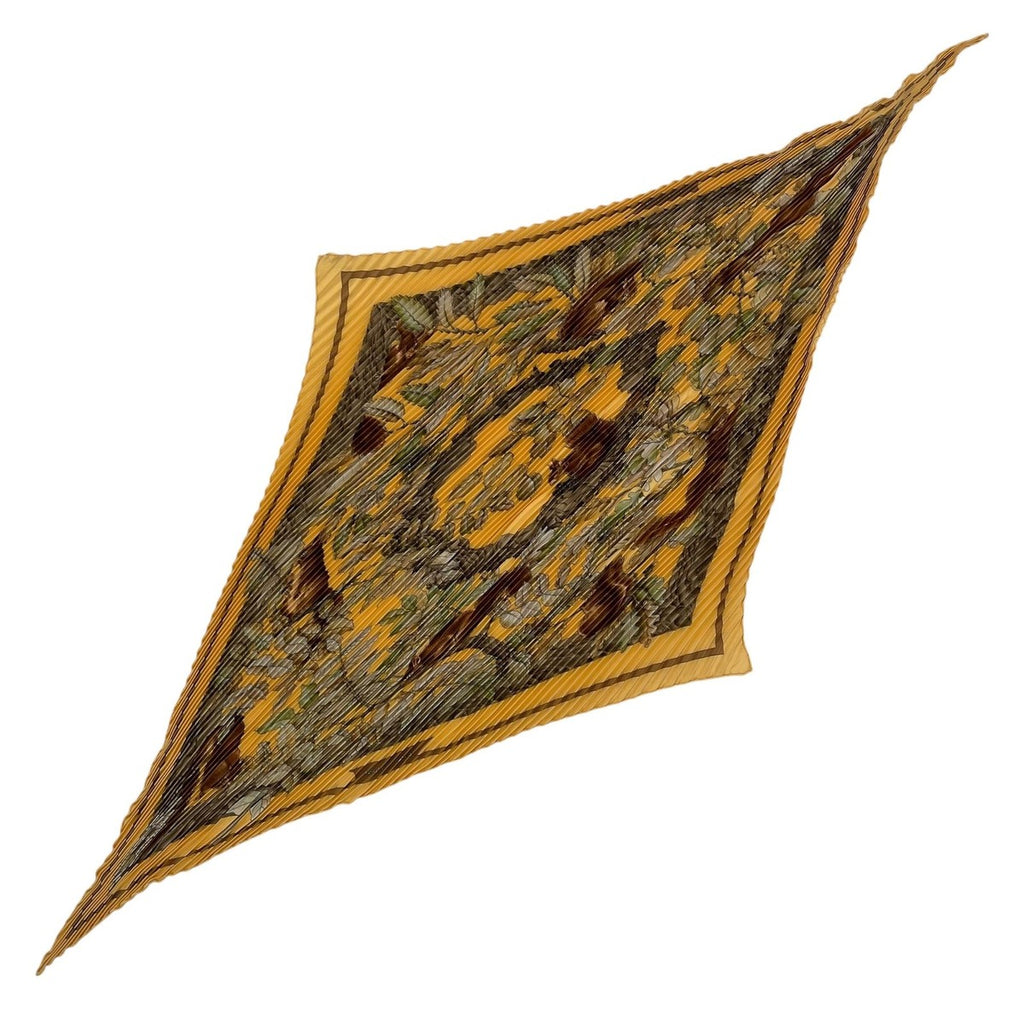 Hermes Scarf Pleated Silk Casse Noisette Nutcracker Yellow — view 2