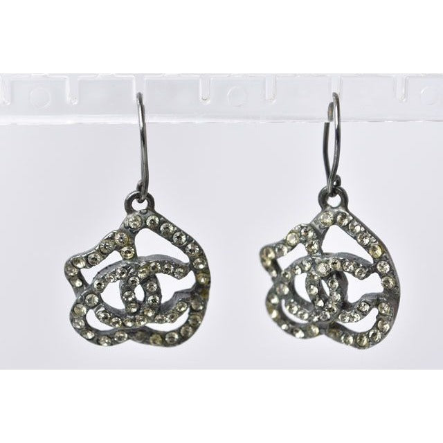 Chanel CC Motif Coco Mark Swing Pearl Silver White — view 5