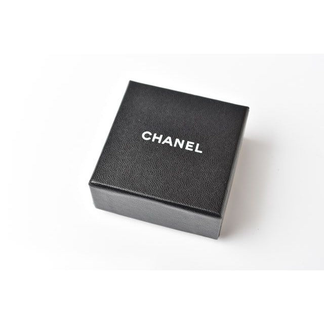 Chanel CC Motif Coco Mark Swing Pearl Silver White — view 6