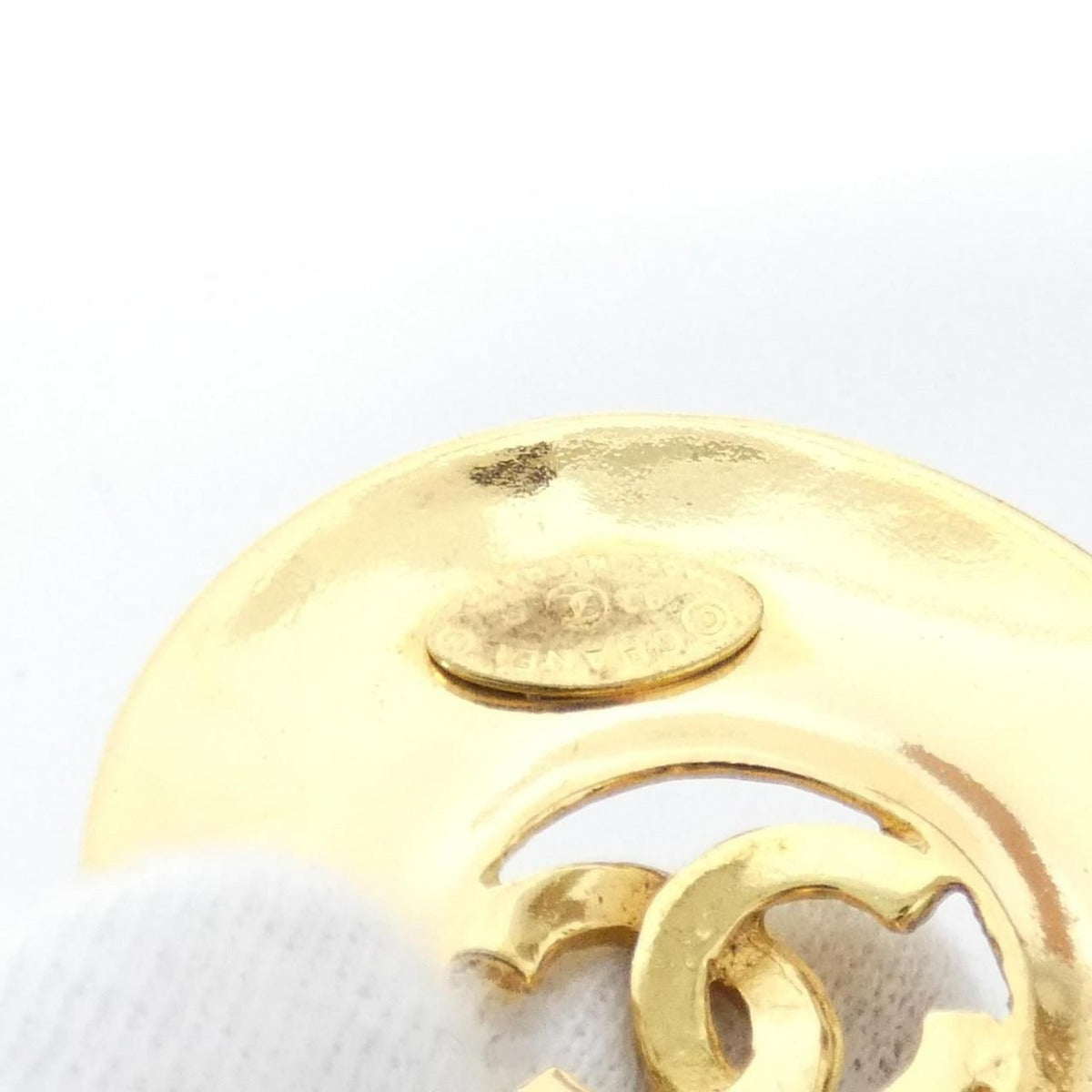 Chanel Vintage Earrings Gold — view 7