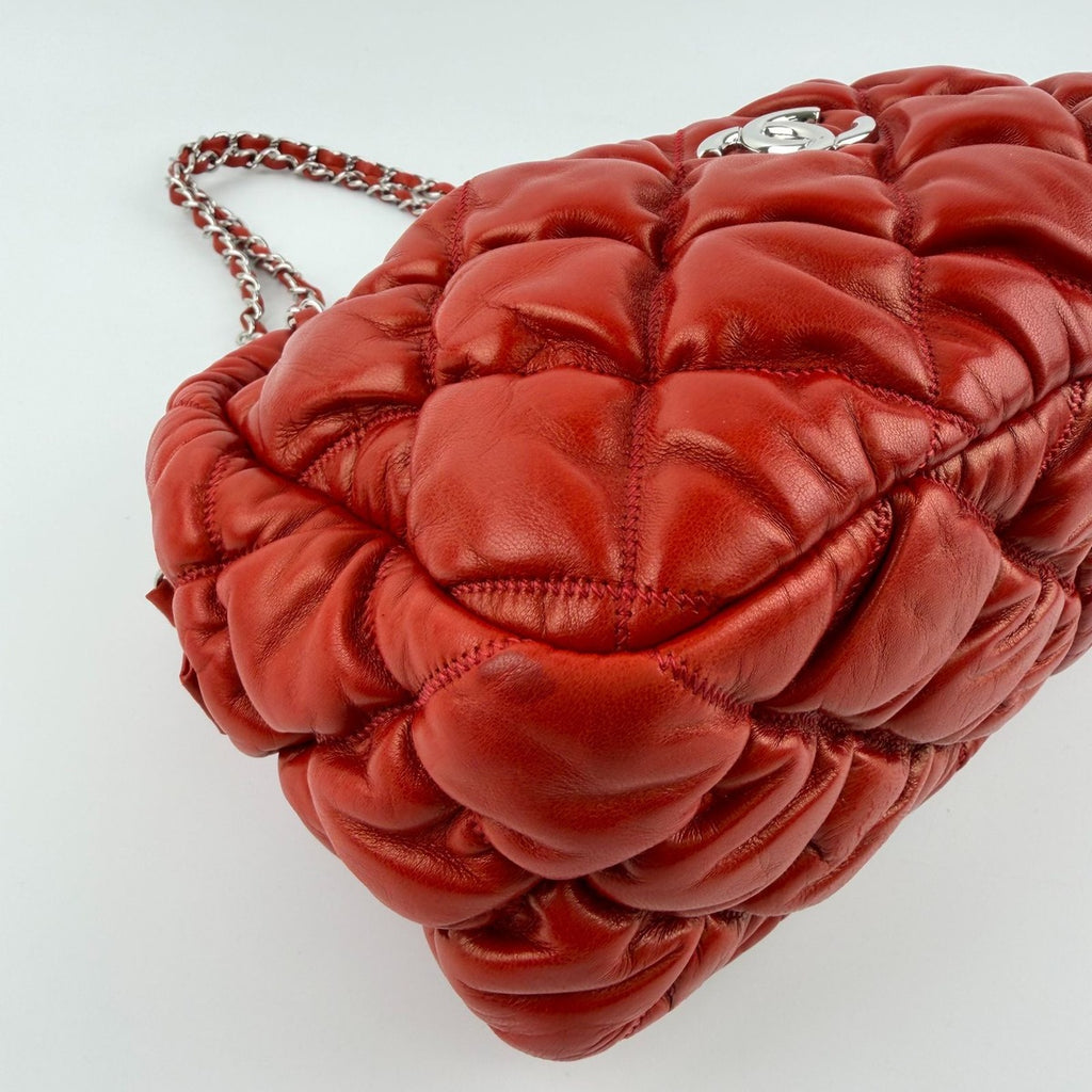 Chanel CC Logo Bubble Quilt Chain Shoulder Bag Red Lambskin Vintage — view 8