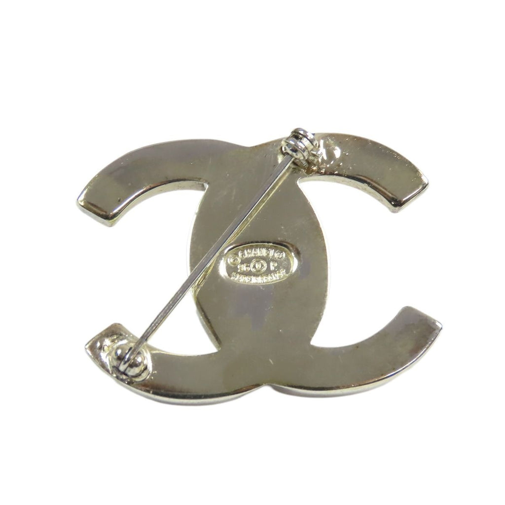 Chanel Brooch Silver Metal Turnlock — view 2