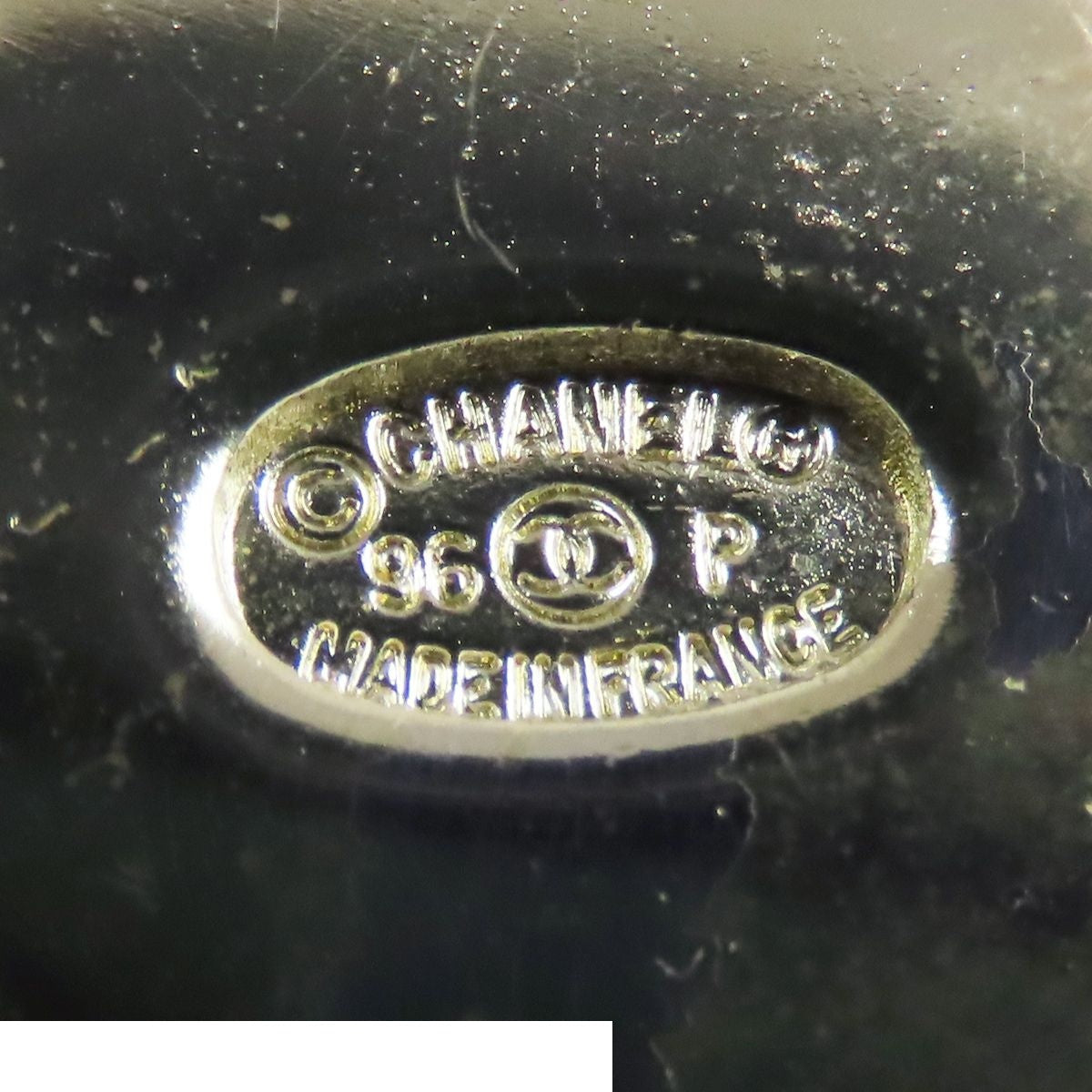Chanel Brooch Silver Metal Turnlock — view 4