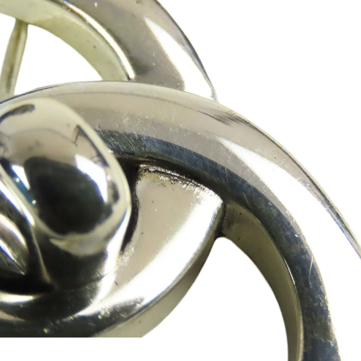 Chanel Brooch Silver Metal Turnlock — view 6