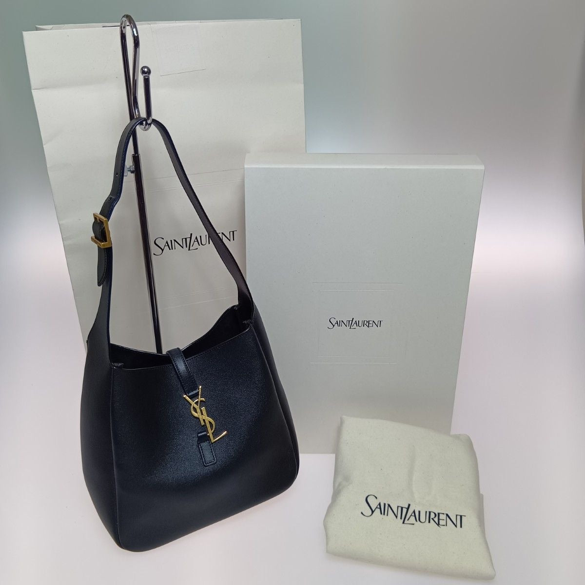 Saint Laurent Shoulder Bag Soft 713938.0924 Black