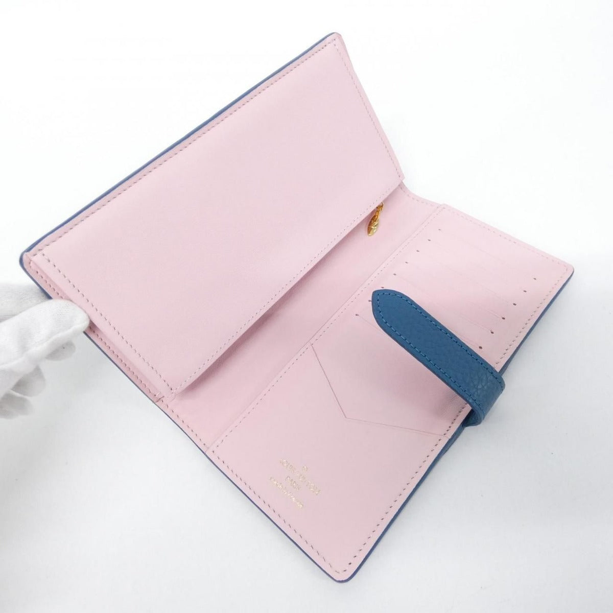 Louis Vuitton Taurillon LV Vertical Wallet — view 8