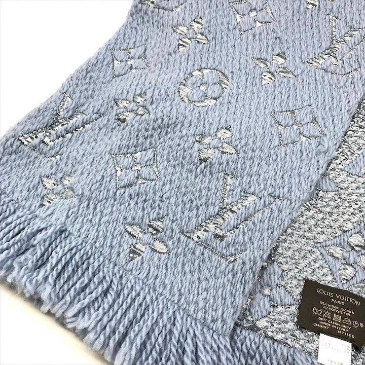 Louis Vuitton Monogram Shine Echarpe Logo Mania Scarf Blue — view 3