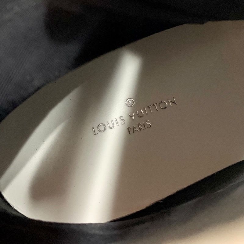 Louis Vuitton Arclight Line Monogram Sneakers High Cut Leather White — view 9