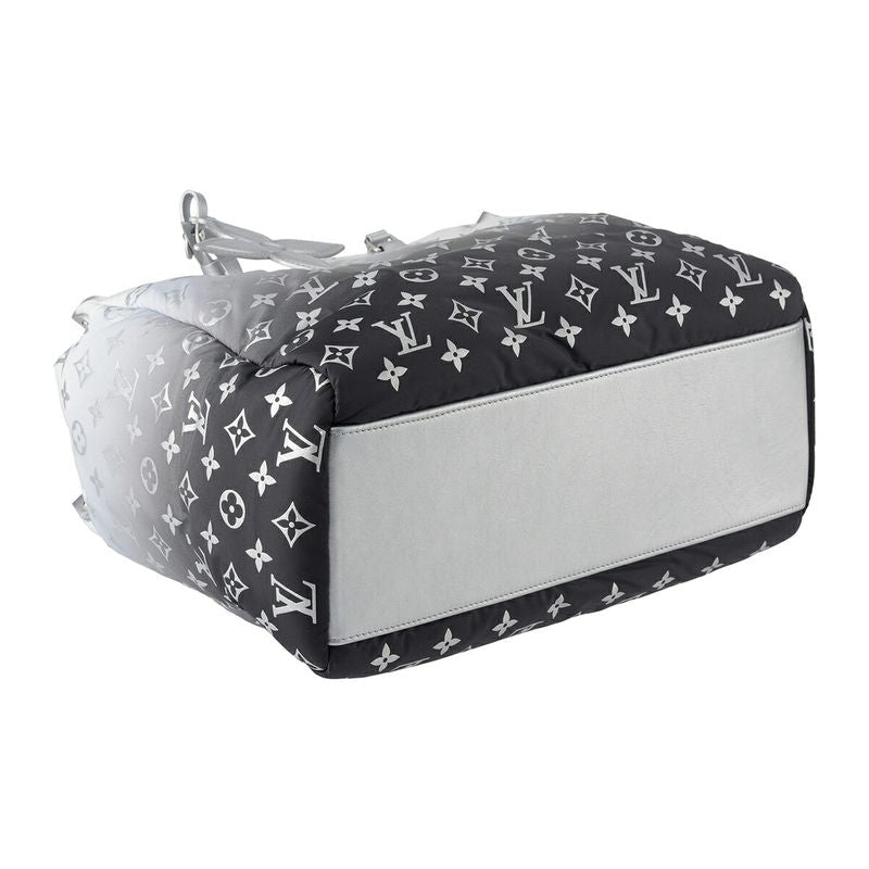 Louis Vuitton Tote Bag On The Go MM Frost Silver — view 3