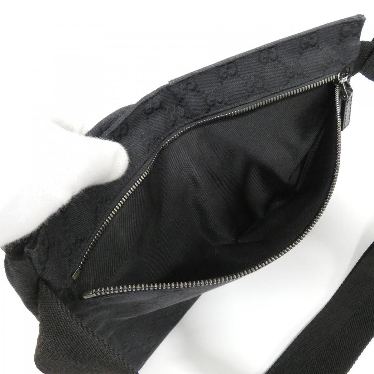 Gucci 28566 Waist GG Canvas Bag — view 6