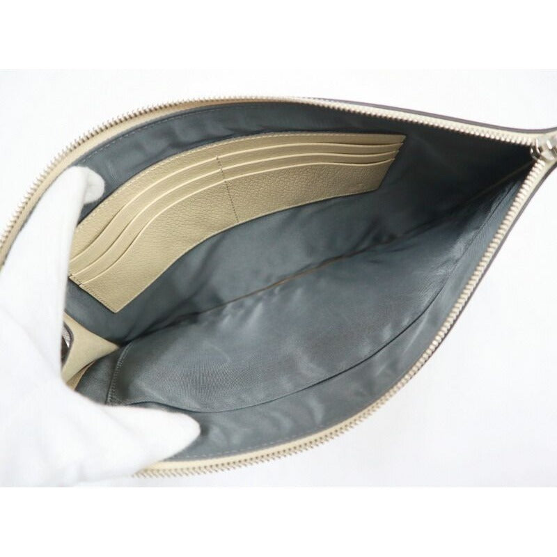 Gucci Off the Grid Clutch Nylon Leather Gray Ivory — view 4