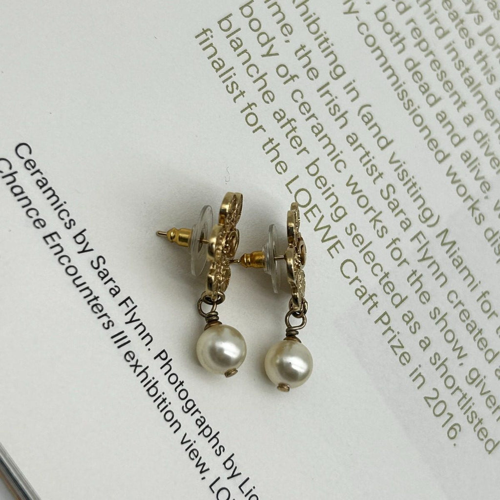 Chanel Gold Earring Earrings — view 4