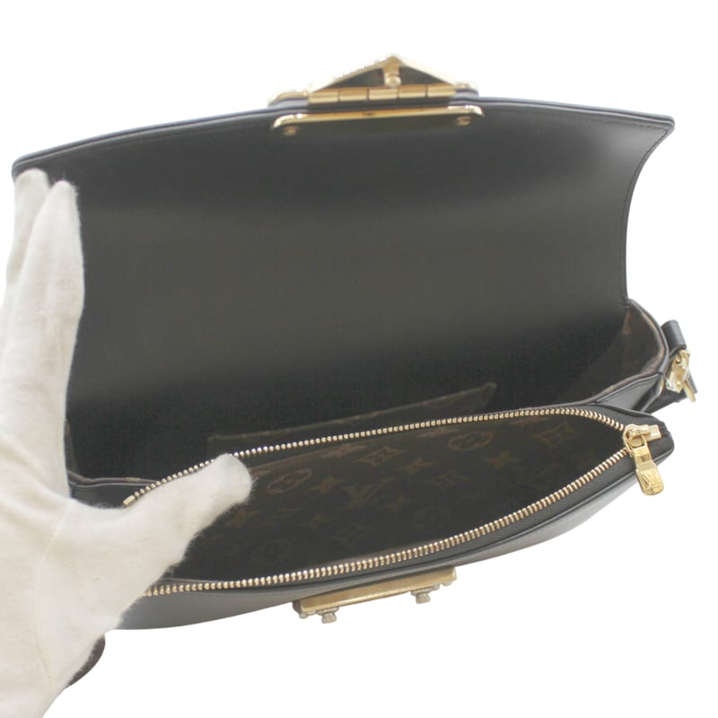 Louis Vuitton Swing Shoulder Bag — view 8