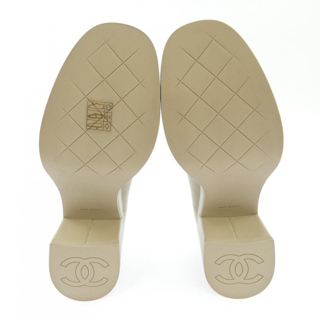 Chanel Loafers Shoes Lambskin Beige — view 4