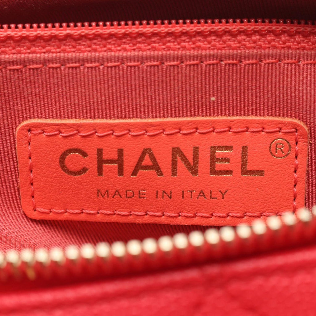 Chanel Shoulder Bag Quilted Red Leather Lambskin Loop Handle 2-Way — view 4