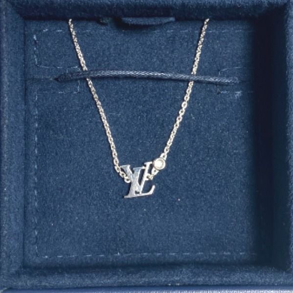 Louis Vuitton White Gold And Diamond Pendentif Idylle Blossom — view 3