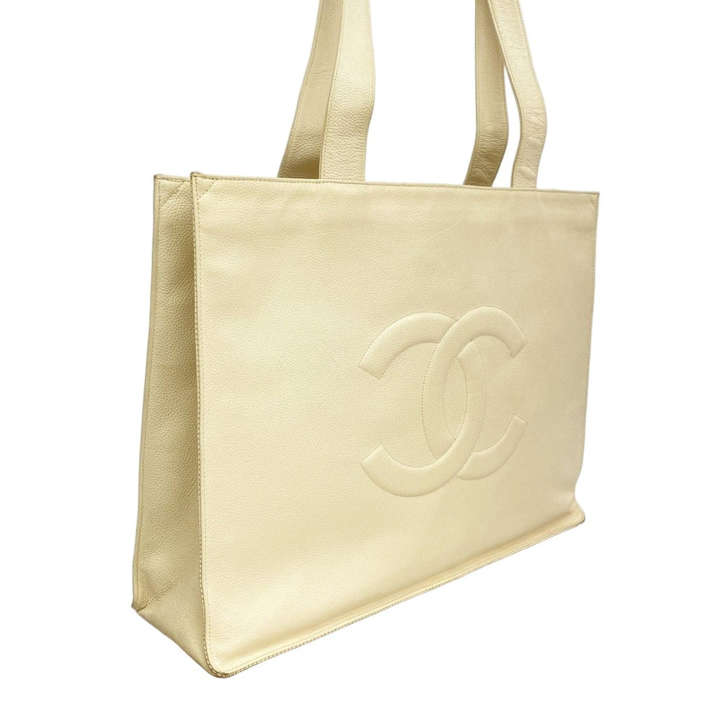 Chanel Tote Caviar Leather White Gold — view 2