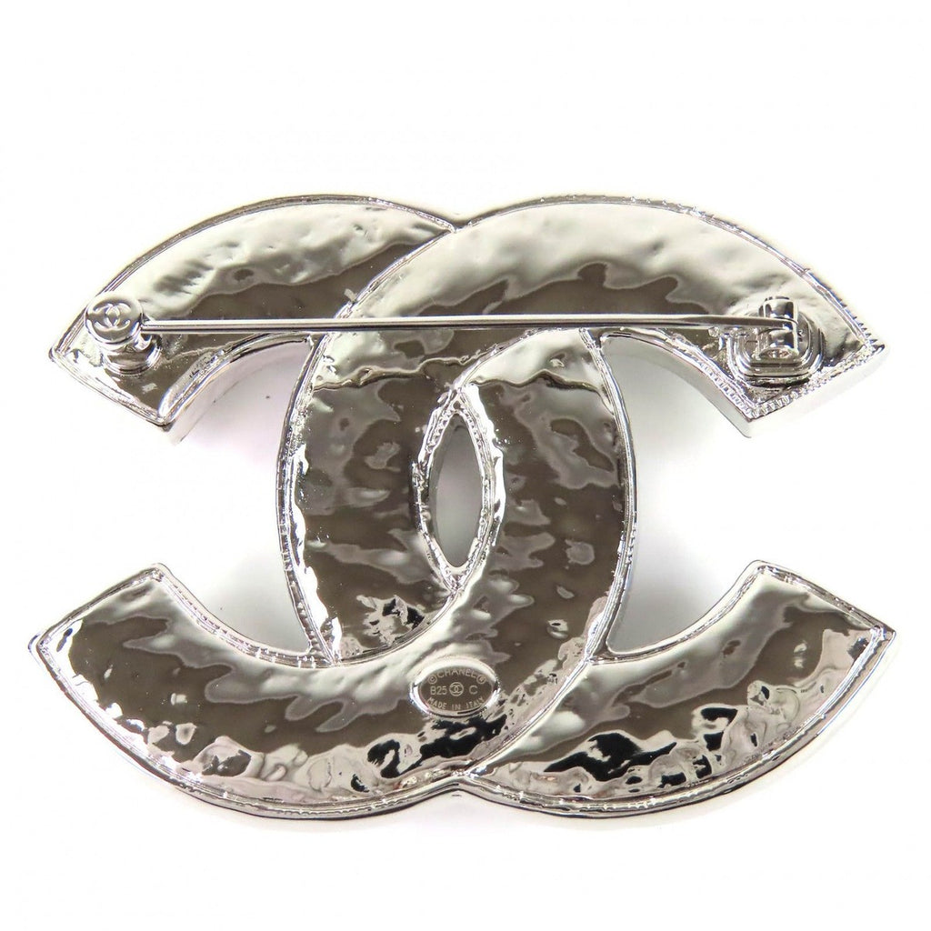 Chanel CC Logo Brooch Silver — view 3