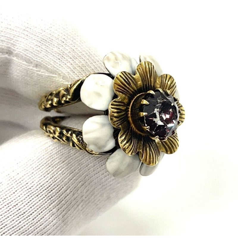 Gucci Flower Cocktail Ring S With Stones And GP White — view 9