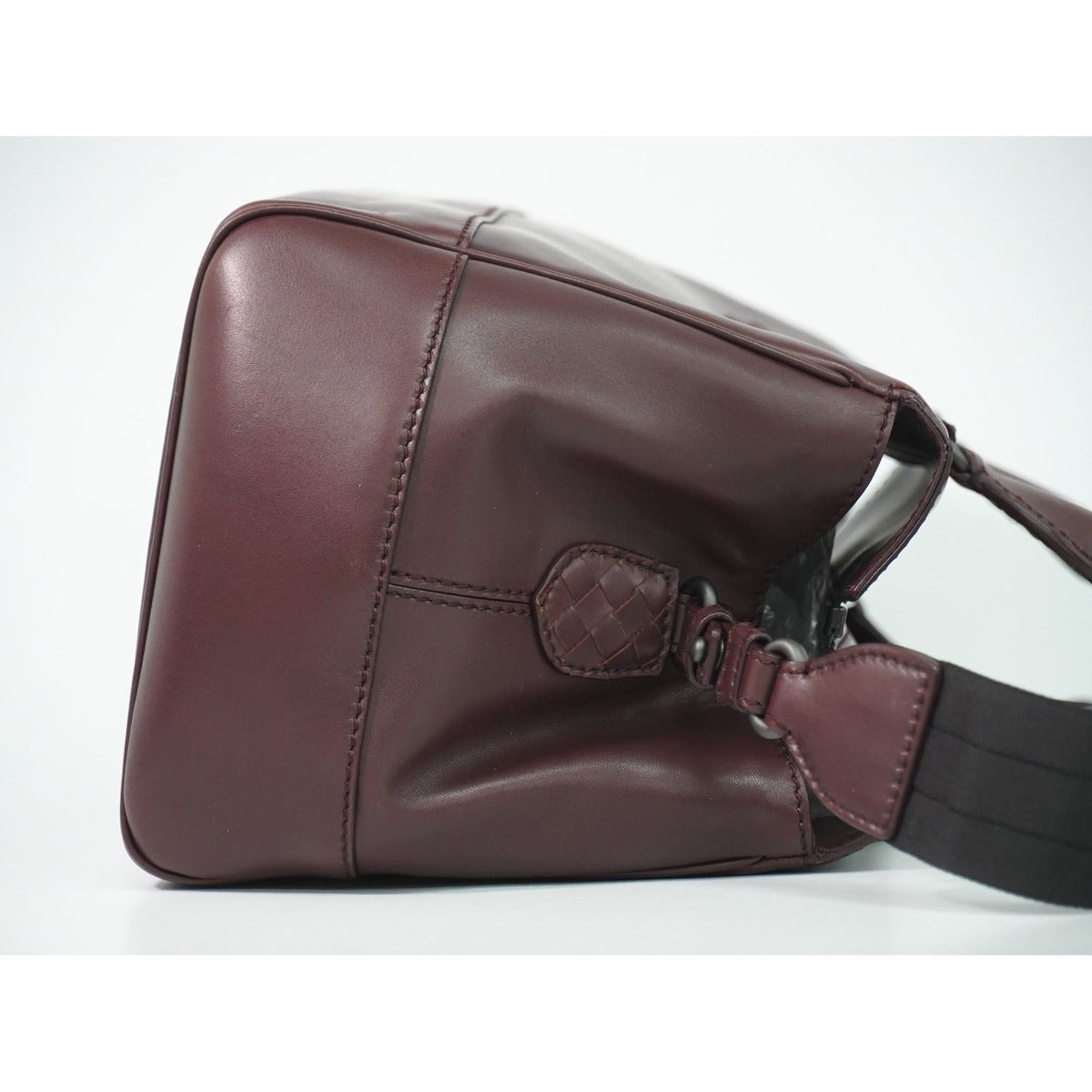 Bottega Veneta Intrecciato 2-Way Shoulder Bag Pochette Leather Bordeaux — view 4