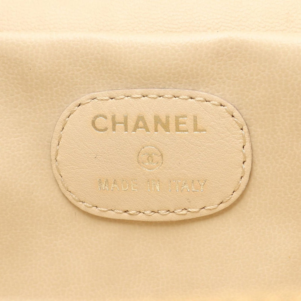 Chanel Handbag CC Logo Yellow Leather Side — view 4