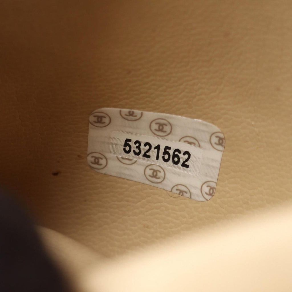 Chanel Handbag CC Logo Yellow Leather Side — view 5
