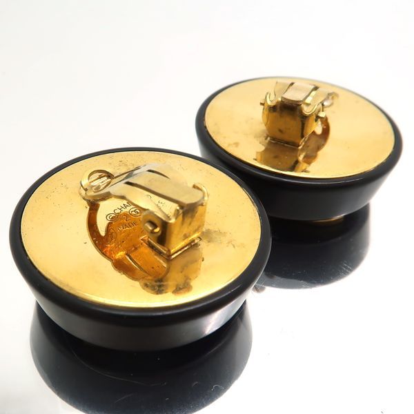 Chanel Earrings 2 8 Coco Mark Black Gold GP Round Large Vintage — view 4