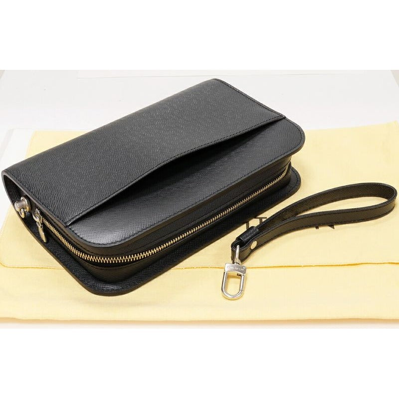 Louis Vuitton Clutch Bag Second Taiga Ardoise Baikal — view 3