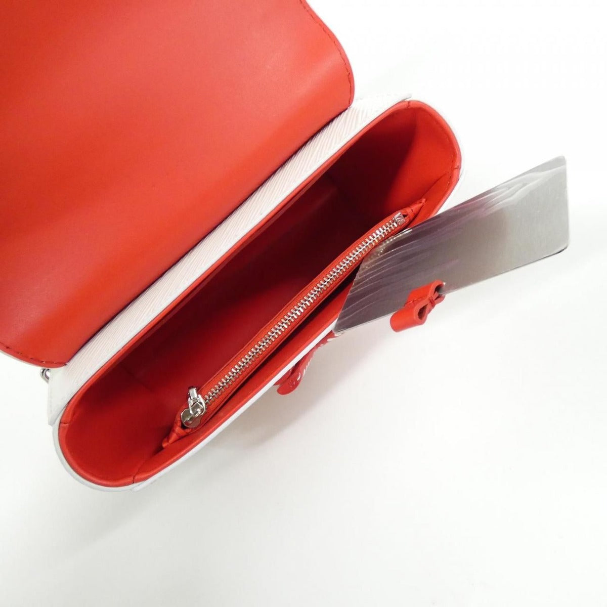 Louis Vuitton Epi Twist PM Shoulder Bag Blanc Rouge — view 9