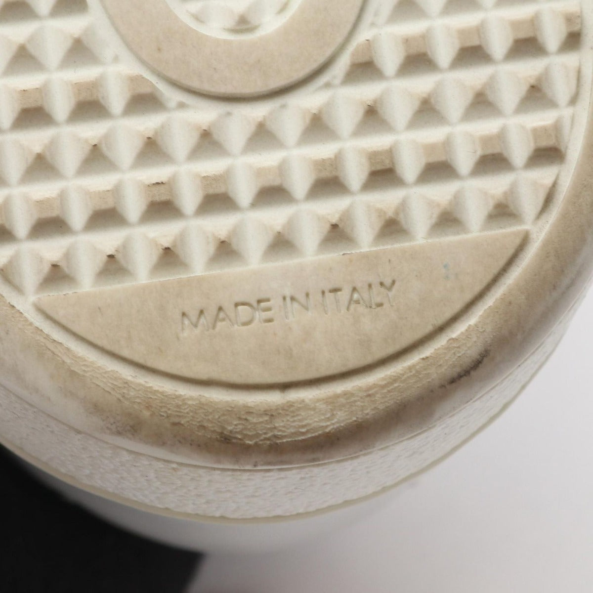 Louis Vuitton Sneakers Front Low Line Leather — view 6