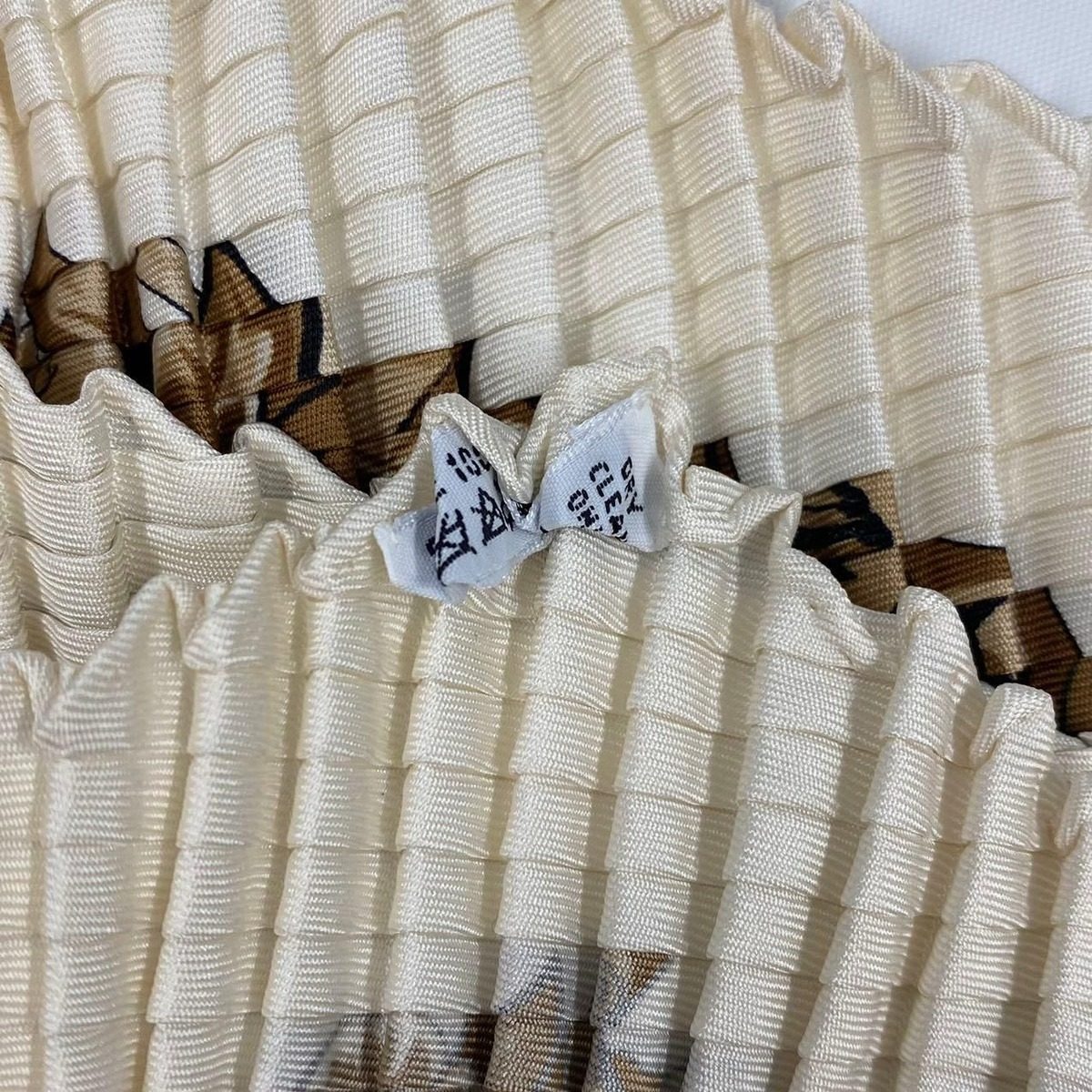 Hermes Scarf Pleated Silk Dip Dye Jungle Love White — view 6