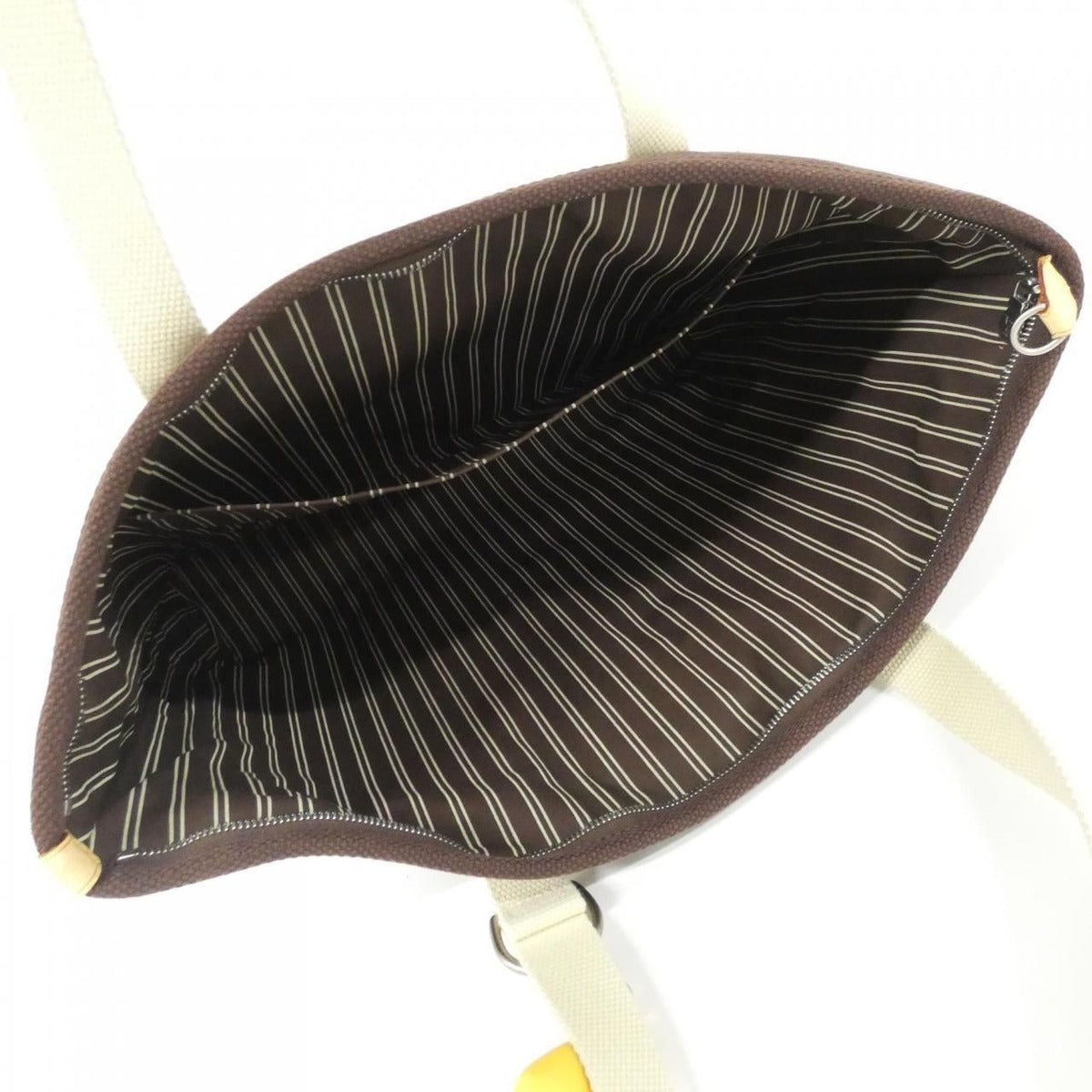 Louis Vuitton Hippo GM Bag — view 8