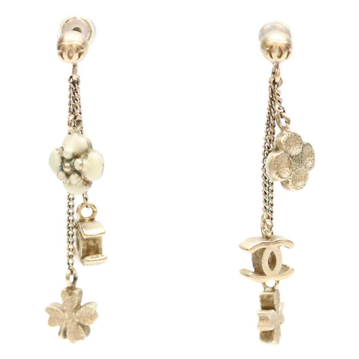 Chanel Gold CC Logo Clover Chain Pearce Earrings