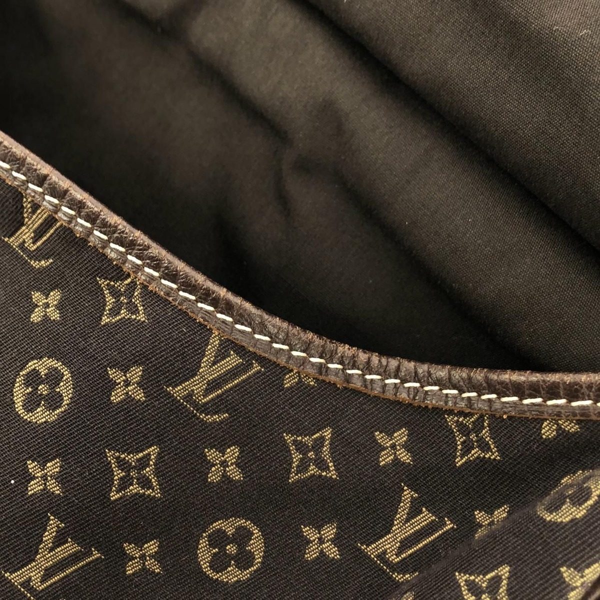 Louis Vuitton Monogram Mini Lin Saumur 30 cm — view 9