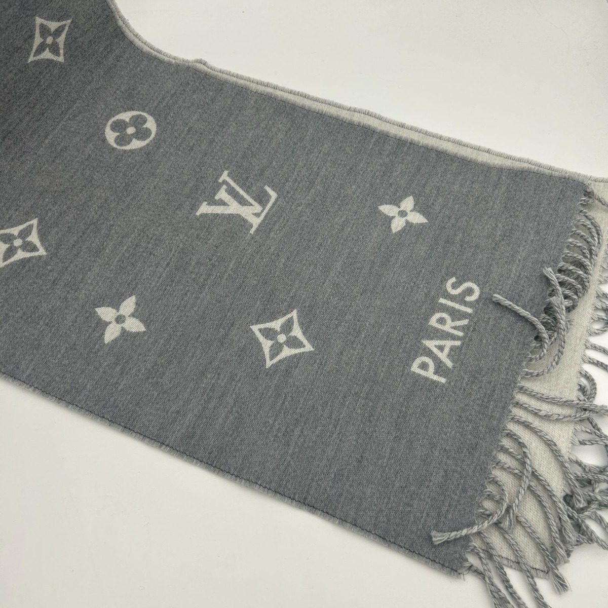 Louis Vuitton Scarf All About Monogram — view 8