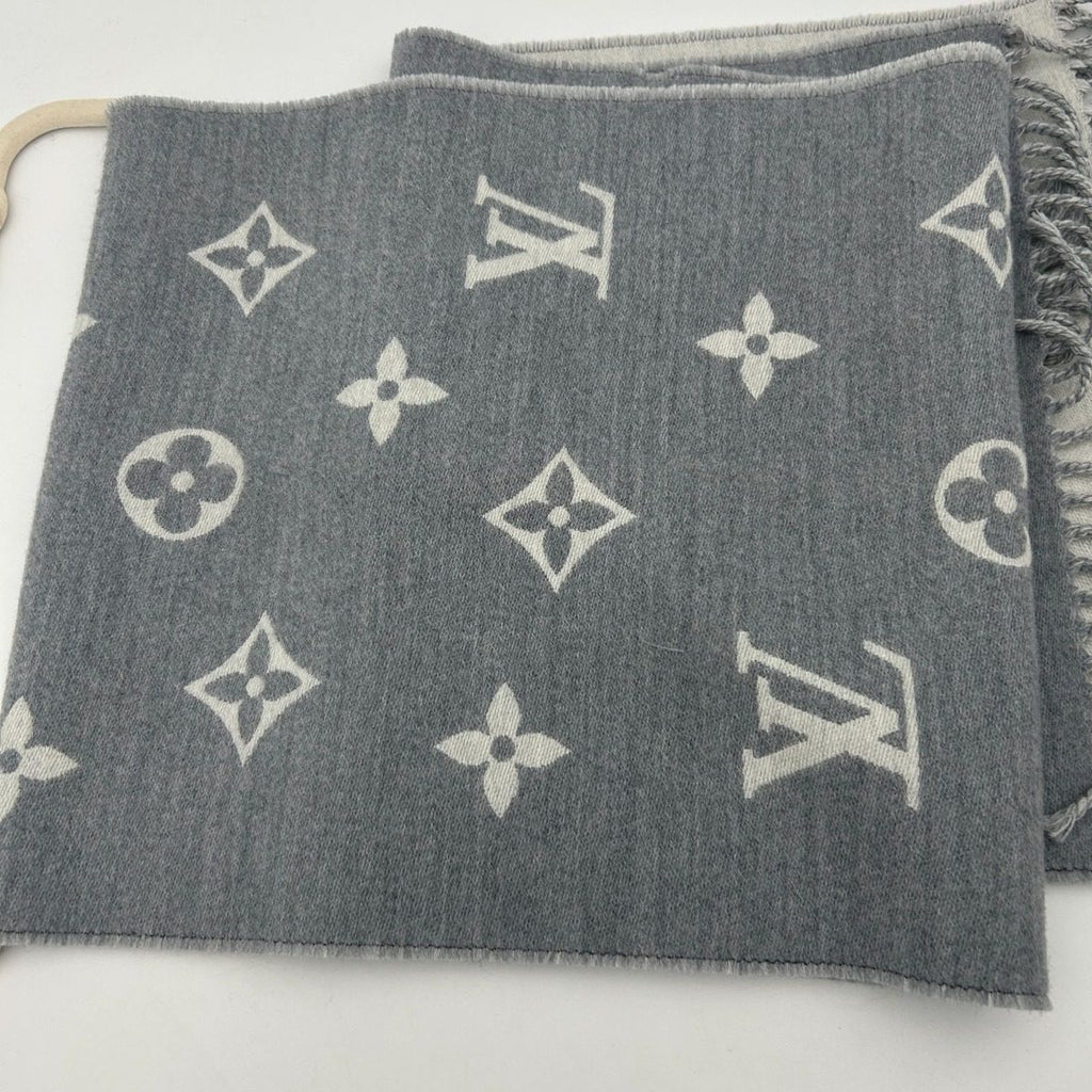 Louis Vuitton Scarf All About Monogram — view 9